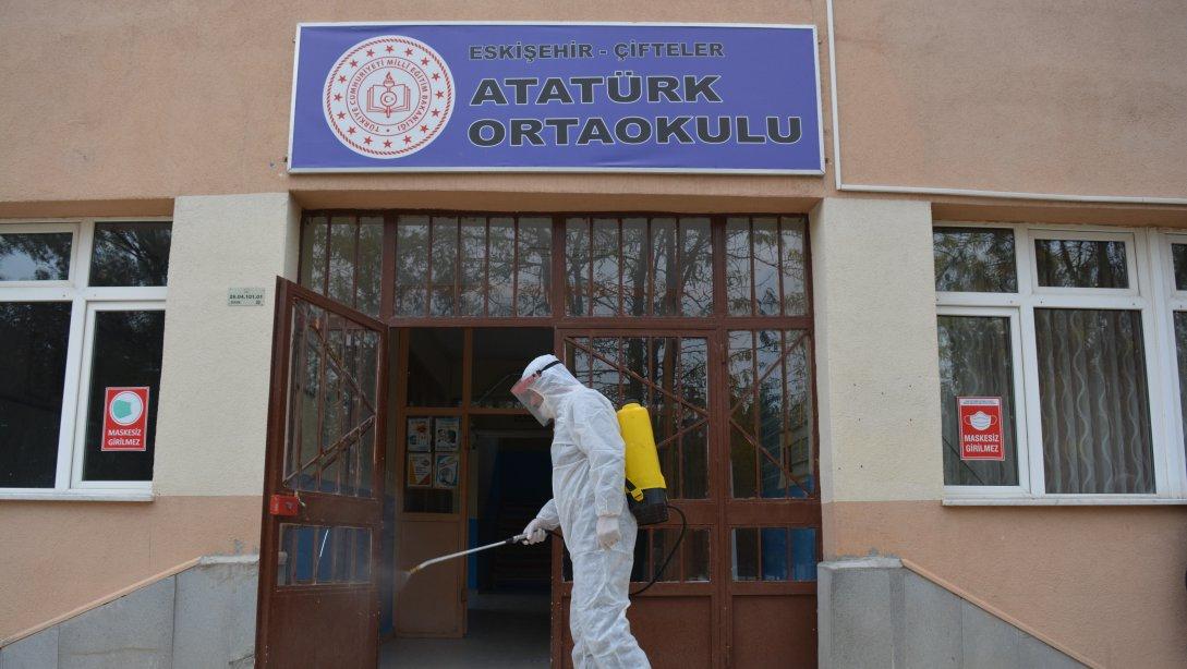 Atatürk Ortaokulu'nda Dezenfekte İşlemleri Yapıldı