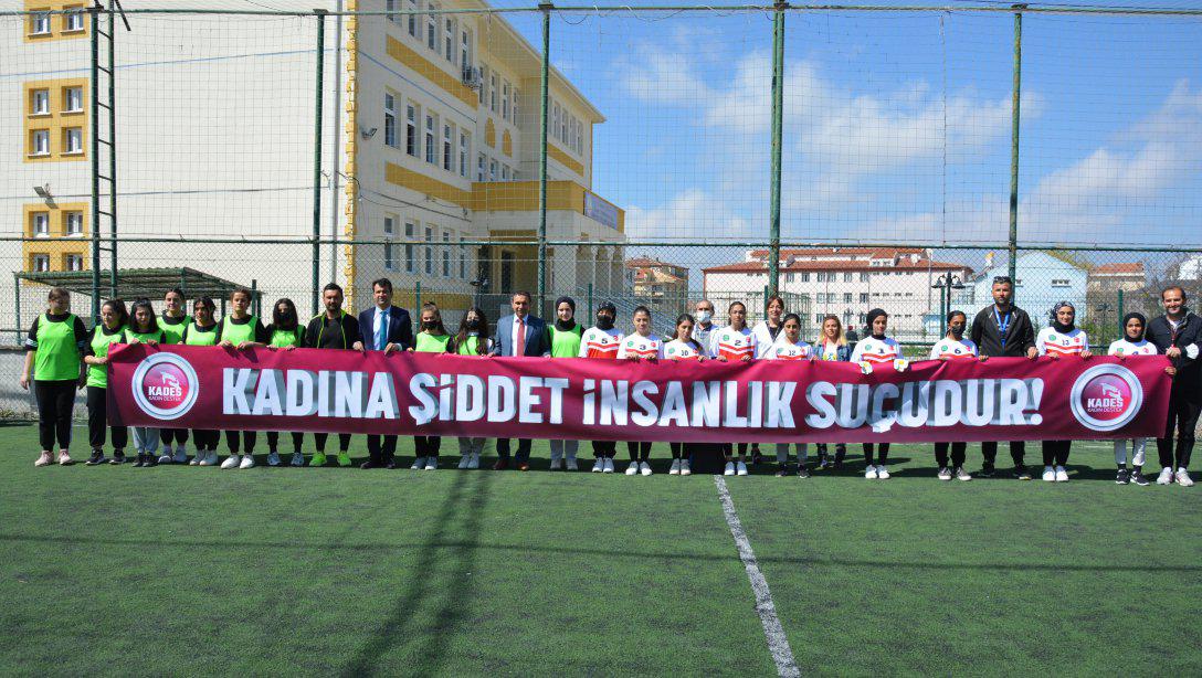 İlçemiz Liseler Arası (Kızlar-Erkekler) Futbol Turnuvası Başladı